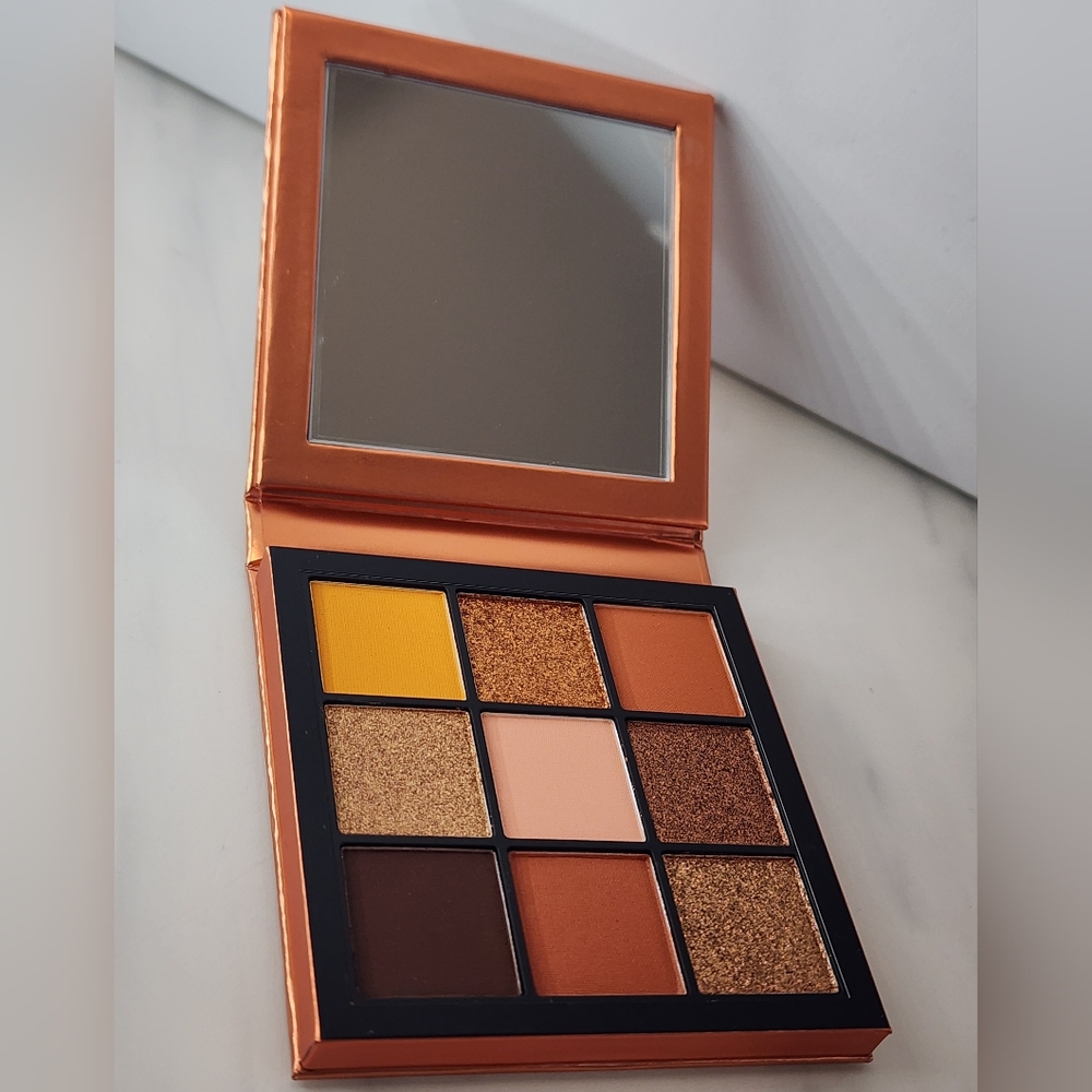 Huda Beauty Topaz Obsessions Eyeshadow Palette